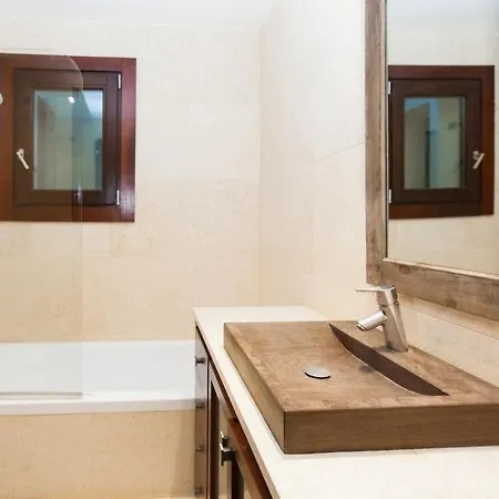 El Paraiso Sleeps 12 Pool Air Con Wifi *