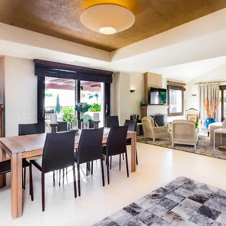 Semesterbostad El Paraiso Sleeps 12 Pool Air Con Wifi